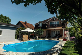 Luxury Apartments With Pool Dex1